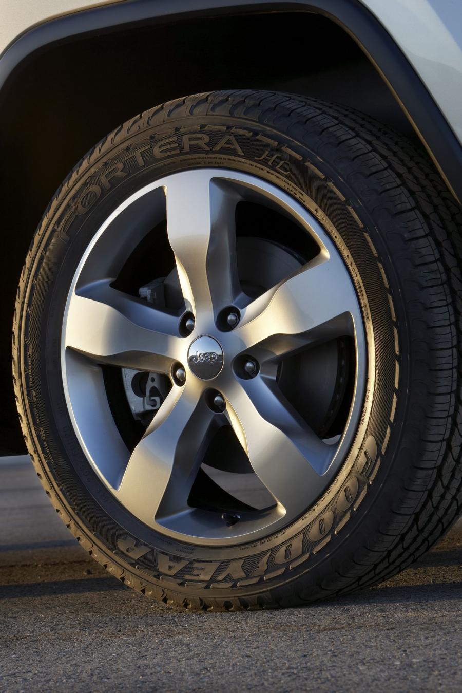  Jeep Grand Cherokee 2011 года  (фото 13 из 91)
